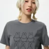 Miffy in Bloom UT grafisk T-shirt för dam Miffy in Bloom UT grafisk T-shirt för dam