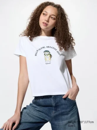 Mofusand Ut grafisk T-shirt för dam