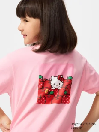 T-shirtar med Sanrio-figurer