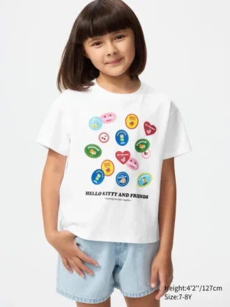 T-shirtar med Sanrio-figurer