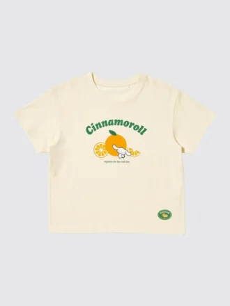 T-shirtar med Sanrio-figurer