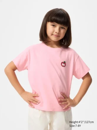T-shirtar med Sanrio-figurer
