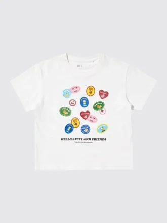 T-shirtar med Sanrio-figurer
