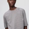 Unisex AIRism bomulls-T-shirt i oversized-modell med ränder Unisex AIRism bomulls-T-shirt i oversized-modell med ränder