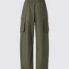 Unisex-byxor med vid passform Unisex-byxor med vid passform